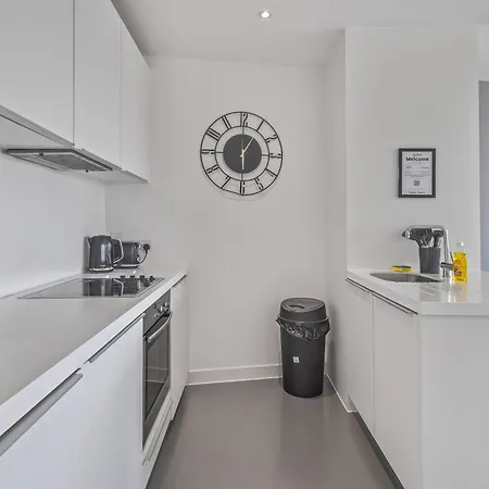 Centre, One Bedroom Apartment! *