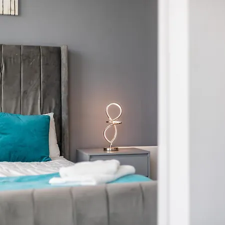 Centre, One Bedroom Apartment! Birmingham