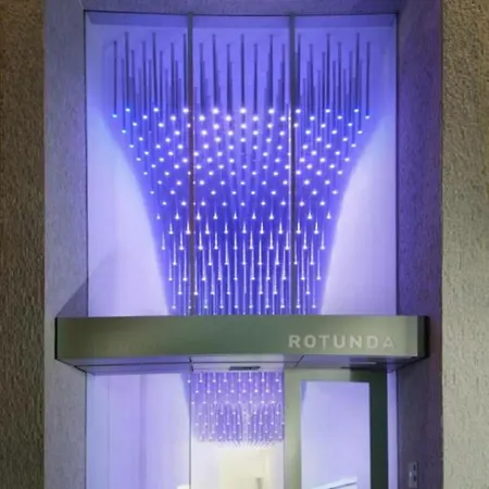 Centre, One Bedroom Apartment! *